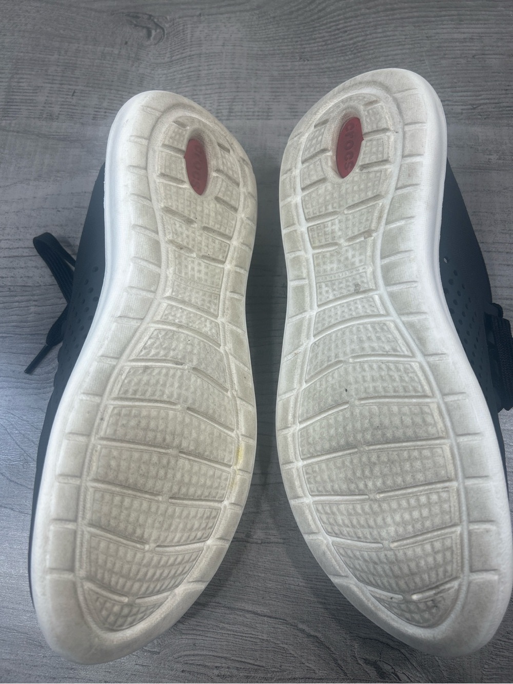 Crocs LiteRide Pacer Sneakers Black White Lightweight Comfort Shoes Women’s Sz 9 - Picture 8 of 10